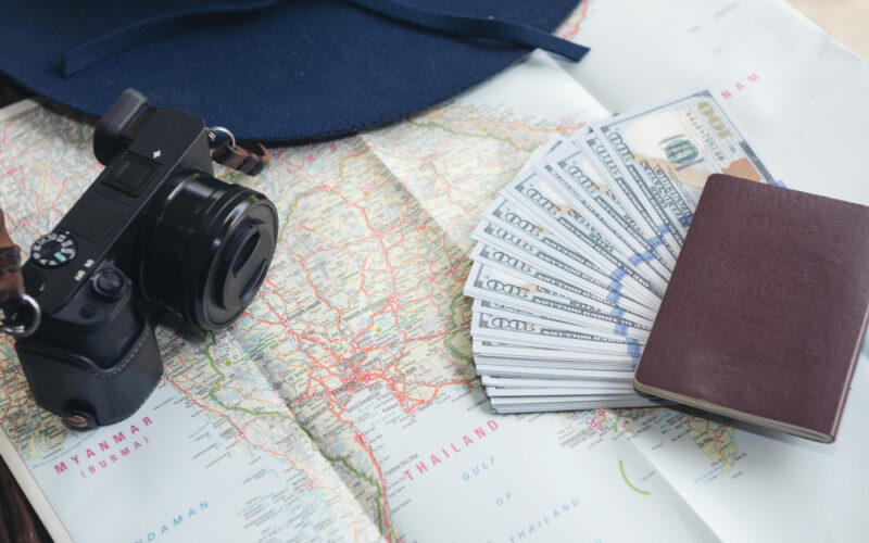Viagens-com-dolar.jpg